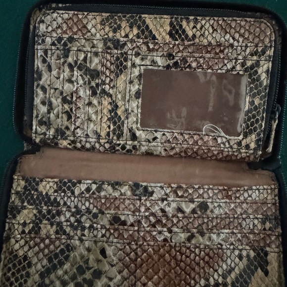 Kenneth Cole Reaction Snake Print Zip-Around Wallet Faux Leather - Picture 2 of 6